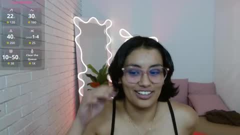 Snapshot of peachy_tay chatting on October 22, 2:44 pm peachy_tay online show from October 22, 2:44 pm
