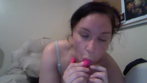 PeachyObsession online show from July 27, 7:11 pm