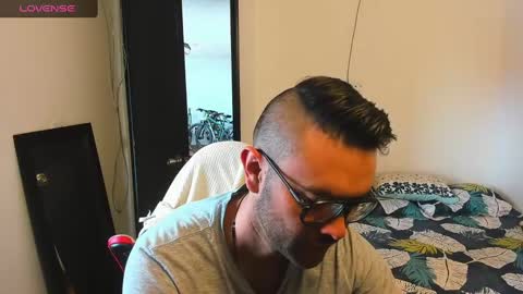 Snapshot of peanut_tangerine chatting on February 3, 8:24 pm Tangerine Penaut online show from February 3, 8:24 pm