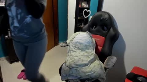 Snapshot of peanut_tangerine chatting on October 27, 4:30 am Tangerine Penaut online show from October 27, 4:30 am