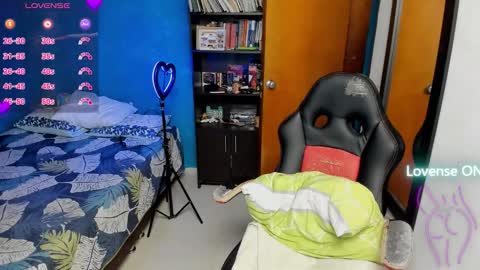 Snapshot of peanut_tangerine chatting on October 8, 1:10 am Tangerine Penaut online show from October 8, 1:10 am