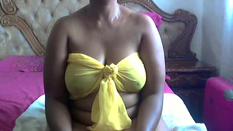 Snapshot of pearassmmm chatting on February 27, 8:28 am pearassmmm online show from February 27, 8:28 am