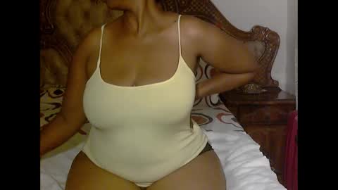 Snapshot of pearassmmm chatting on February 7, 10:09 pm pearassmmm online show from February 7, 10:09 pm