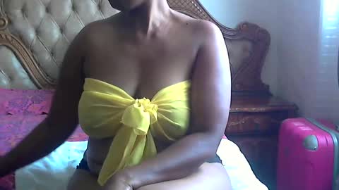 Snapshot of pearassmmm chatting on February 13, 7:03 am pearassmmm online show from February 13, 7:03 am