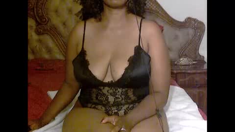 Snapshot of pearassmmm chatting on December 3, 9:34 pm pearassmmm online show from December 3, 9:34 pm