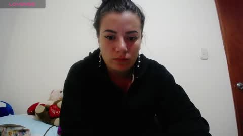 Snapshot of pearl_3 chatting on February 24, 3:10 am Pearl online show from February 24, 3:10 am