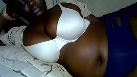 Snapshot of pearl_33 chatting on October 4, 4:33 pm Keci online show from October 4, 4:33 pm