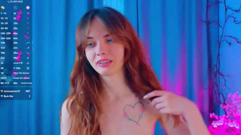 Snapshot of peggyhodges chatting on October 7, 8:24 pm LisaDrako online show from October 7, 8:24 pm