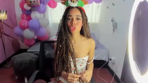 peneelopeecute online show from December 16, 5:22 pm