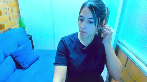 Snapshot of penelope47 chatting on December 18, 6:25 pm Penelope online show from December 18, 6:25 pm