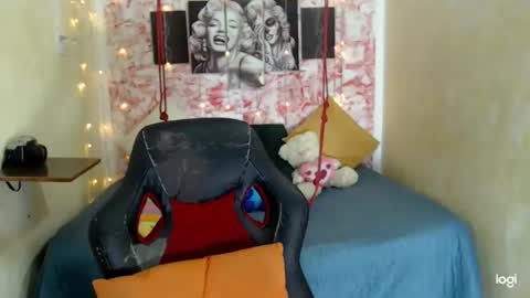 penelopeheart3 online show from October 27, 9:31 pm