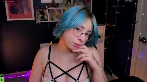 Snapshot of penny_stanley chatting on October 27, 1:45 am penny online show from October 27, 1:45 am