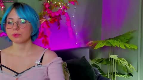 Snapshot of penny_stanley chatting on October 17, 2:37 am penny online show from October 17, 2:37 am