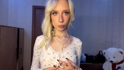 Margot online show from November 20, 2:18 pm