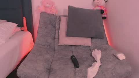 PEPPER  online show from July 22, 10:33 pm