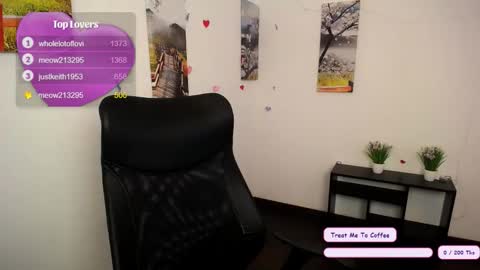 Snapshot of peppymia chatting on October 16, 10:40 am Mia online show from October 16, 10:40 am