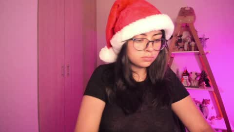 Snapshot of perfect__ana chatting on December 16, 2:15 am Sarah Ana Banana online show from December 16, 2:15 am