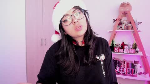 Snapshot of perfect__ana chatting on December 4, 10:57 am Sarah Ana Banana online show from December 4, 10:57 am