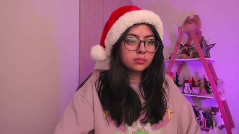 Snapshot of perfect__ana chatting on December 23, 12:35 am Sarah Ana Banana online show from December 23, 12:35 am