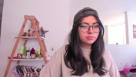 Snapshot of perfect__ana chatting on December 30, 11:48 am Sarah Ana Banana online show from December 30, 11:48 am