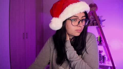 Snapshot of perfect__ana chatting on December 13, 9:47 am Sarah Ana Banana online show from December 13, 9:47 am