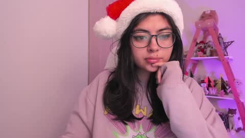 Snapshot of perfect__ana chatting on December 23, 11:04 am Sarah Ana Banana online show from December 23, 11:04 am