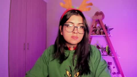 Snapshot of perfect__ana chatting on December 11, 12:44 am Sarah Ana Banana online show from December 11, 12:44 am