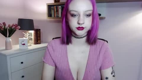 Snapshot of perfect_madeline chatting on January 9, 3:55 pm Madeline online show from January 9, 3:55 pm