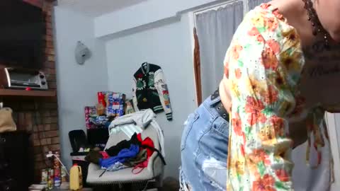perfectly222peachy online show from May 4, 10:52 am