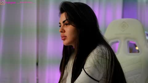 Dee online show from January 12, 5:07 pm