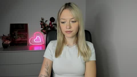 Cindy online show from December 3, 6:13 am