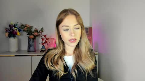 Cindy online show from April 8, 5:31 am