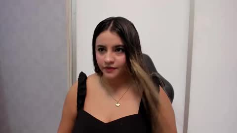 LAURA  online show from December 16, 11:12 am