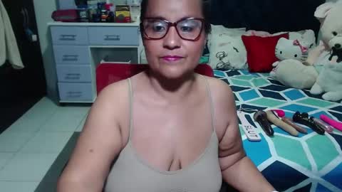 Snapshot of pervert_mommy_x chatting on October 7, 10:30 am SAMY online show from October 7, 10:30 am