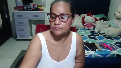 Snapshot of pervert_mommy_x chatting on October 9, 12:09 pm SAMY online show from October 9, 12:09 pm