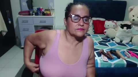 Snapshot of pervert_mommy_x chatting on October 6, 10:10 am SAMY online show from October 6, 10:10 am