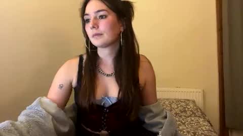 petal_lou02 online show from September 16, 11:02 pm