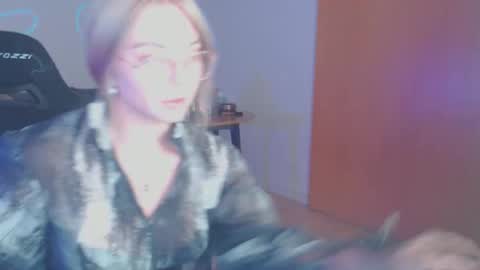 petalkiss online show from September 29, 6:57 pm