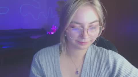 petalkiss online show from October 3, 5:07 pm