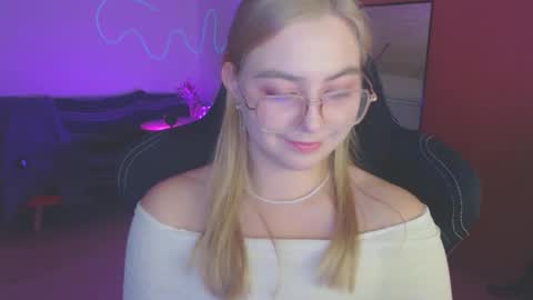 petalkiss online show from October 15, 6:21 pm