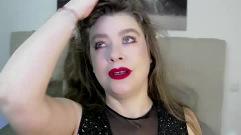 Snapshot of petersemily chatting on December 22, 4:06 pm Peters Emily online show from December 22, 4:06 pm