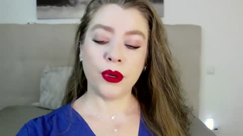 Snapshot of petersemily chatting on January 28, 2:42 pm Peters Emily online show from January 28, 2:42 pm