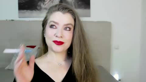 Snapshot of petersemily chatting on February 15, 3:39 pm Peters Emily online show from February 15, 3:39 pm