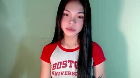 Snapshot of petite_angelx chatting on November 1, 11:58 am angel online show from November 1, 11:58 am