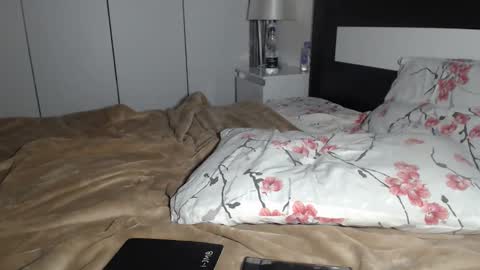 petite_danielle online show from October 7, 12:59 am