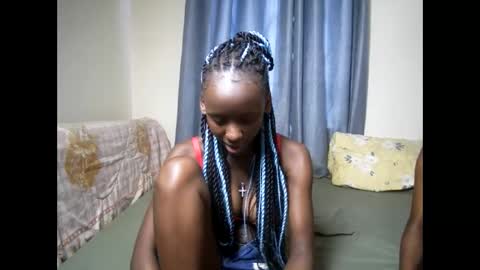 petite_funnie online show from October 15, 7:44 am