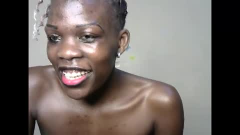 Snapshot of petite_lavi2 chatting on December 14, 10:02 am petite_lavi2 online show from December 14, 10:02 am