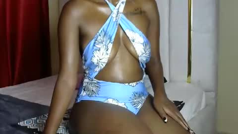 Snapshot of petite_venuss chatting on September 15, 8:11 am petite venuss online show from September 15, 8:11 am