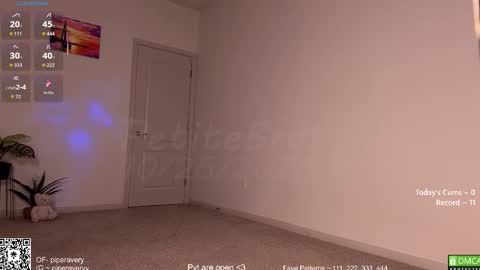 Snapshot of petitebrat chatting on October 26, 12:06 am PiperAvery online show from October 26, 12:06 am