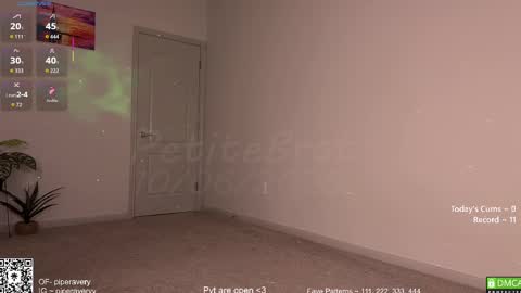 Snapshot of petitebrat chatting on October 7, 2:16 am PiperAvery online show from October 7, 2:16 am